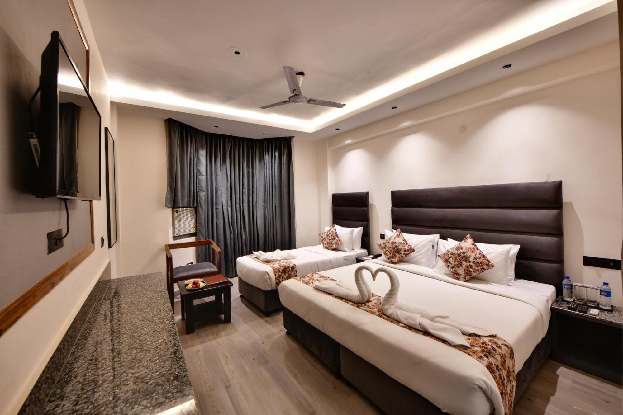 Click Sunburry Hotel Katra Katra  Exterior photo